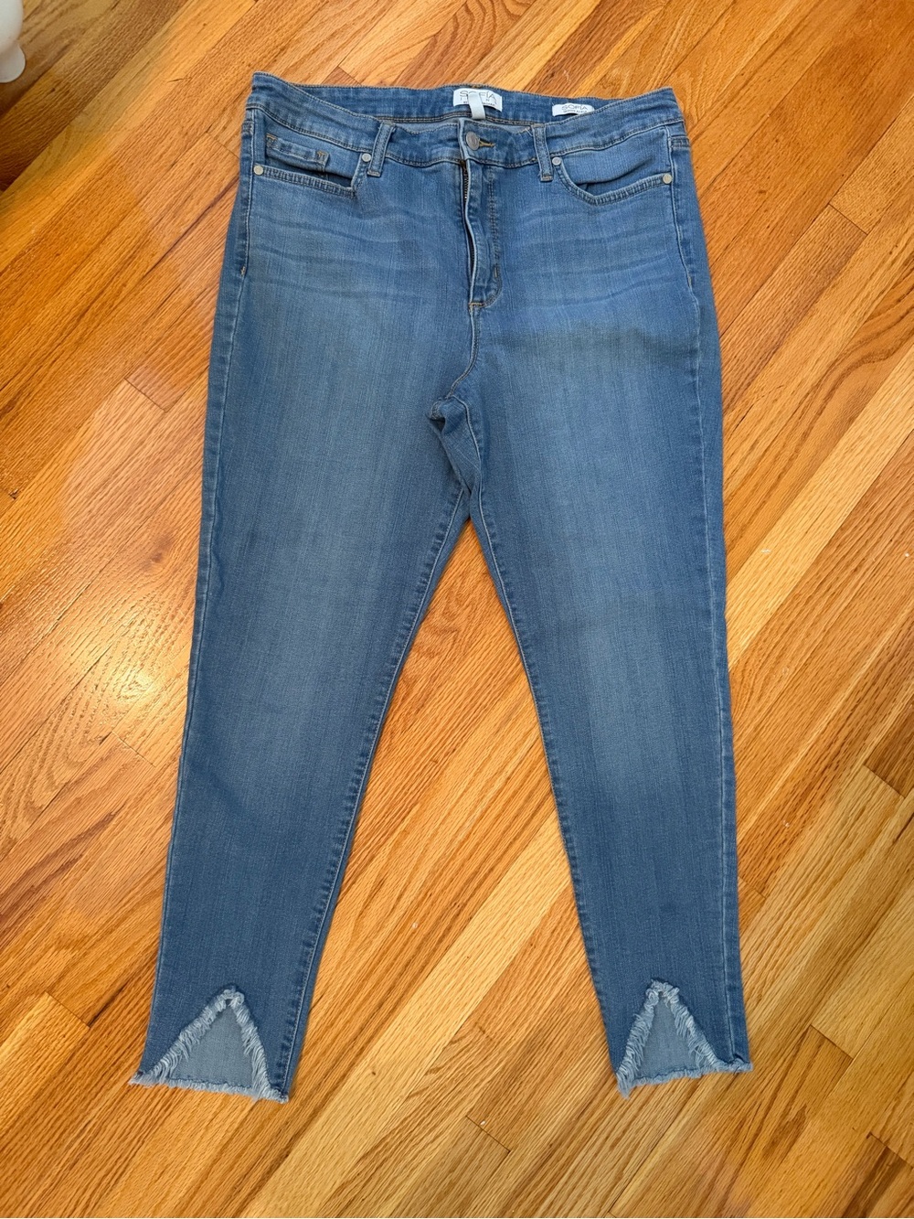 sofia by sofia vergara Medium Blue Ankle Skinny Jeans with Frayed V-Hem